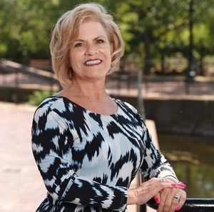 Meet your Posher, Donna